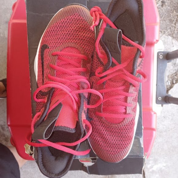 Nike LeBron Witness IV Men size 9 - Picture 5 of 5